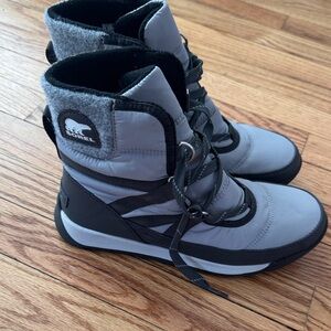 Sorel women's Gray and Black Winter Boots